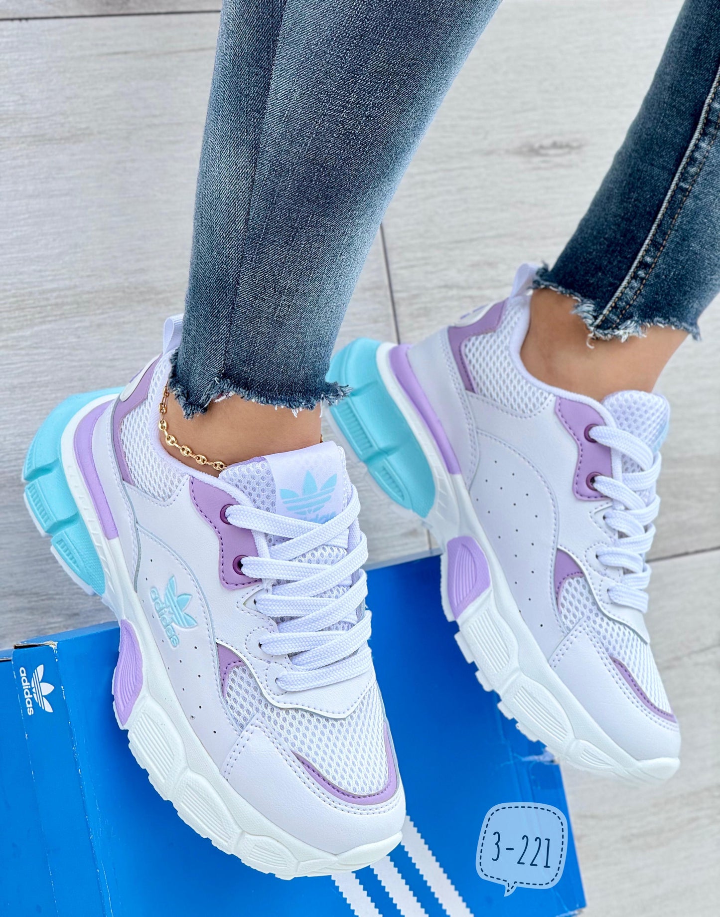 TENIS ADIDAS CALCHO