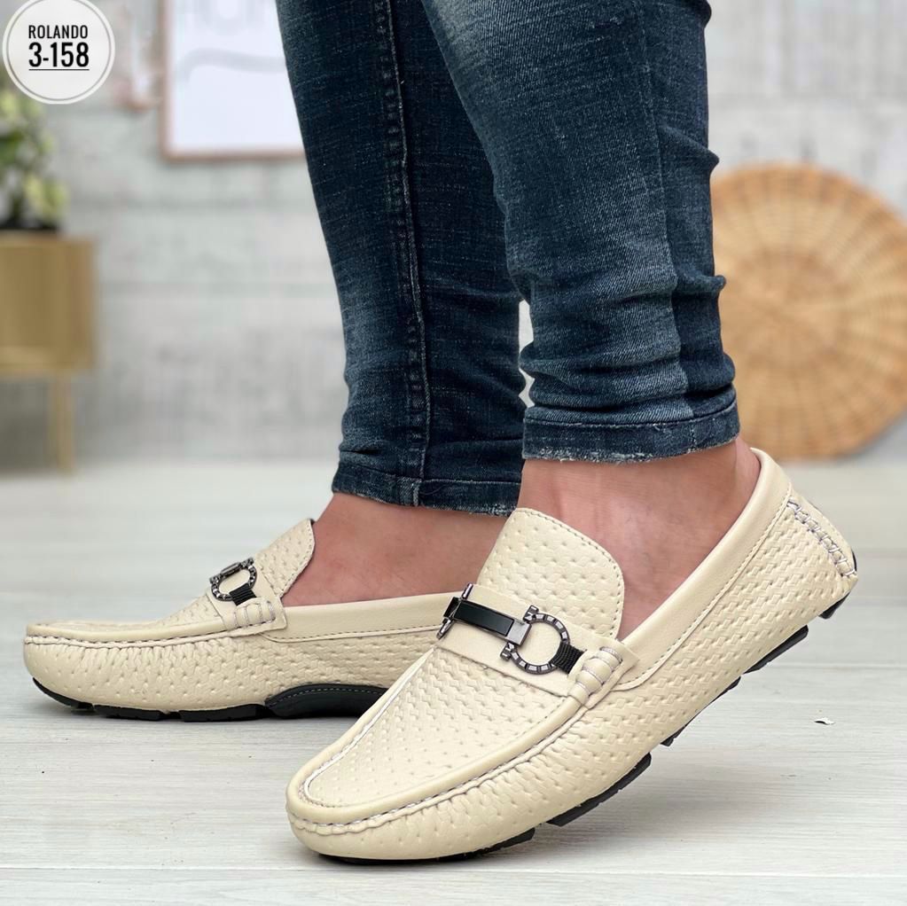 MOCASIN MATERIAL BASE CUERO REPUJADO HERRAJE IMPORTADO
