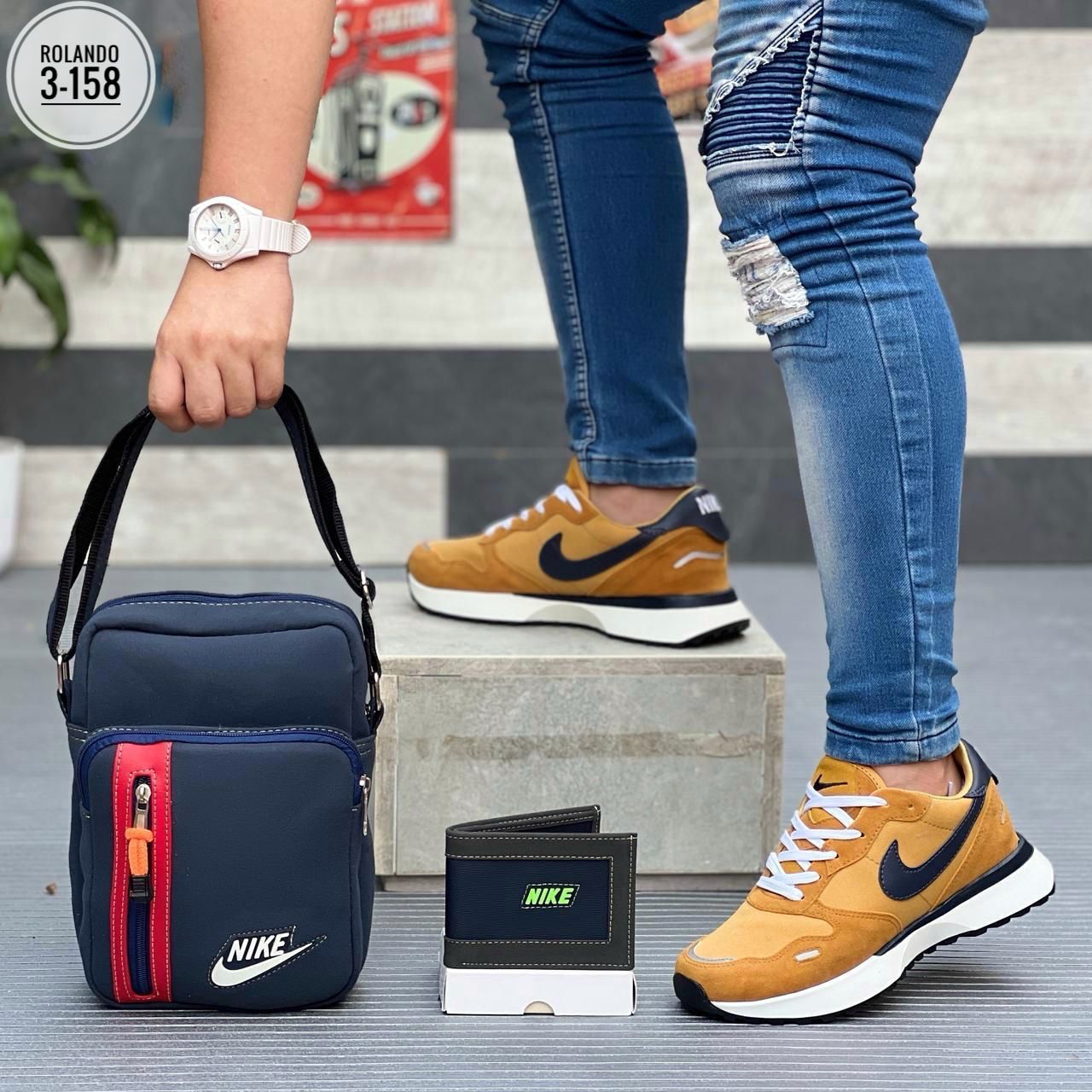TRIO NIKE WAFFLE