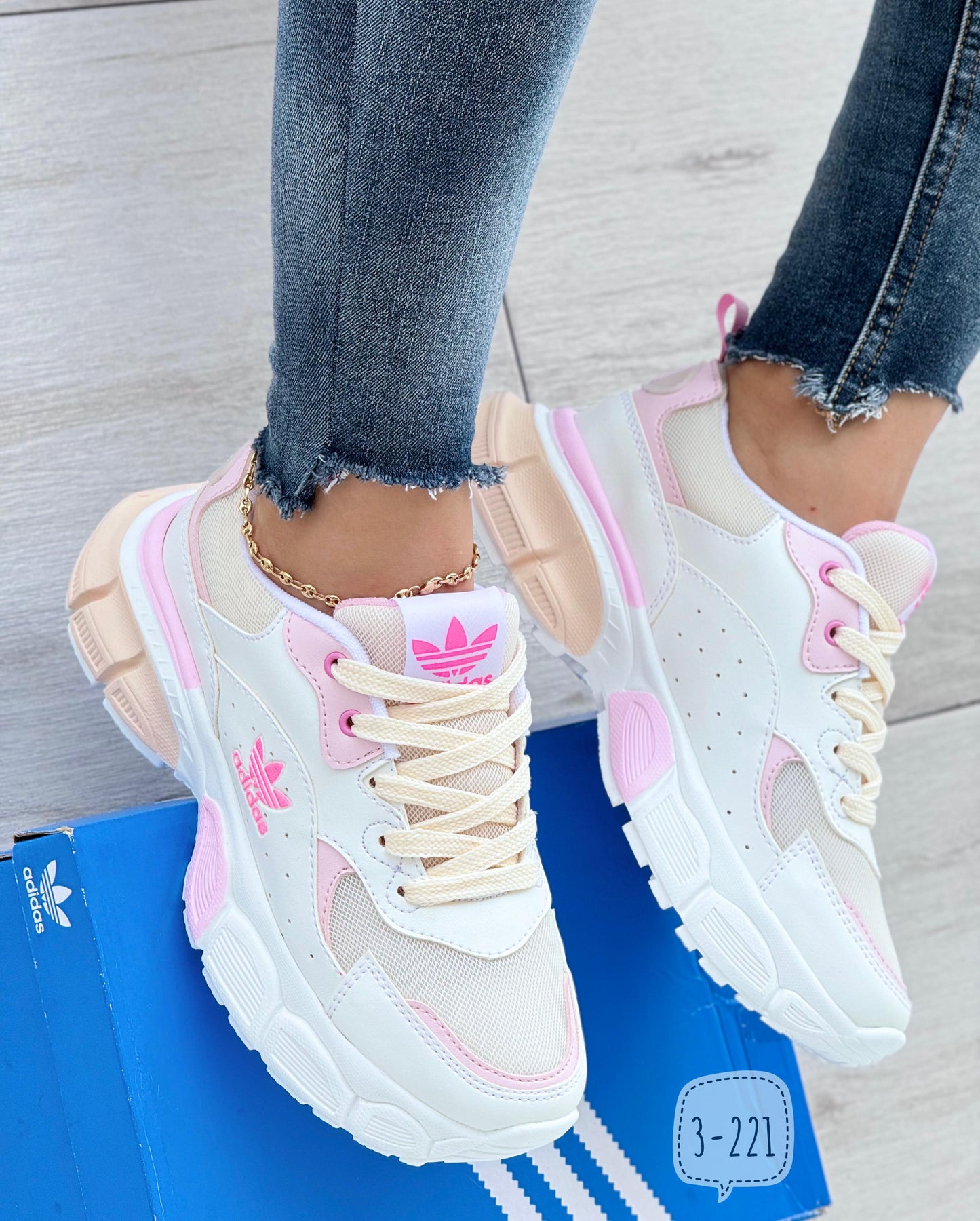 TENIS ADIDAS CALCHO