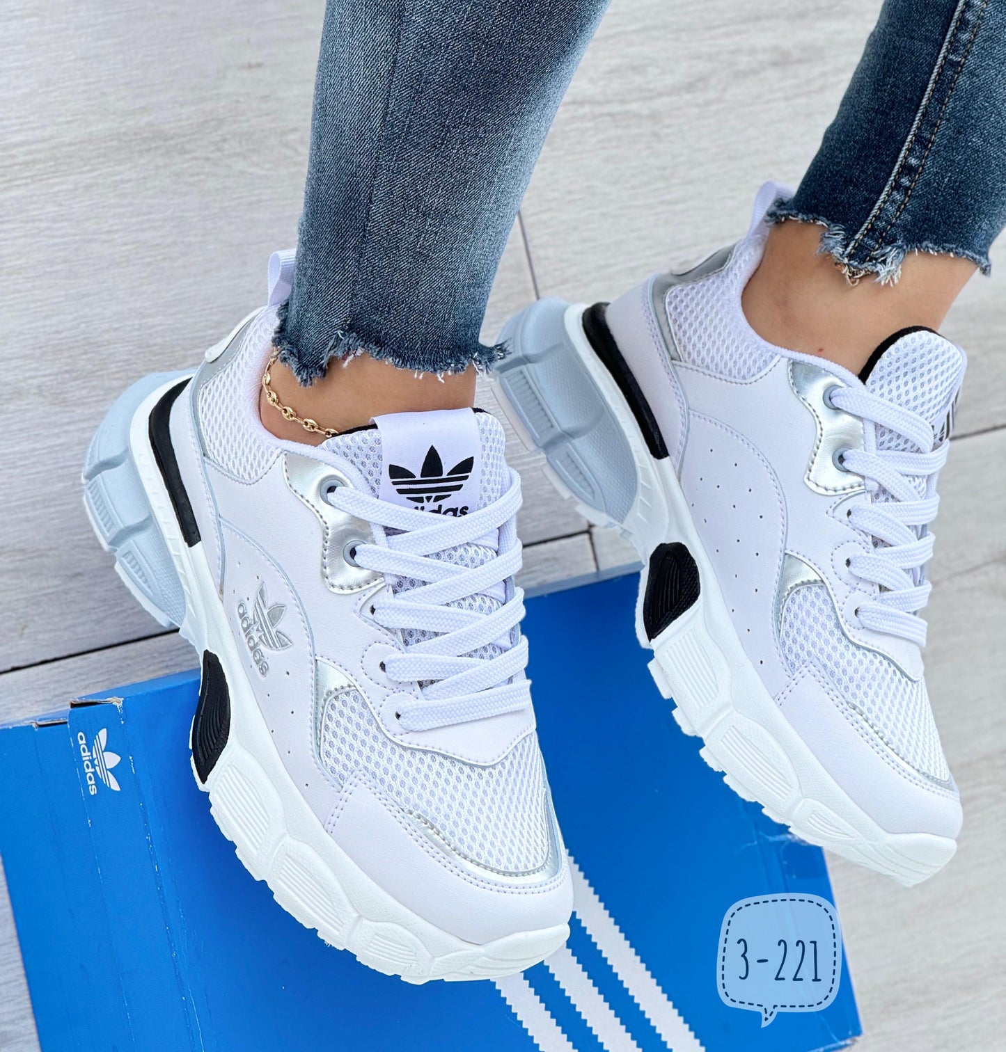 TENIS ADIDAS CALCHO