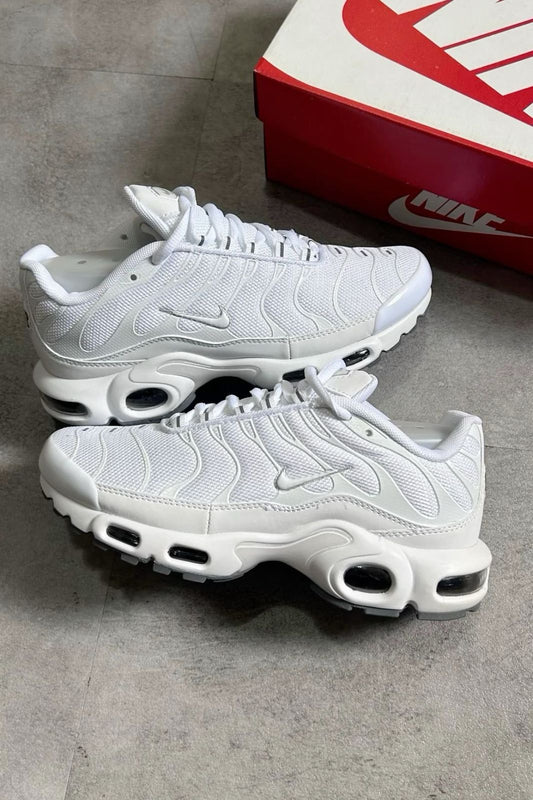 NIKE TN DAMA Y CABALLERO