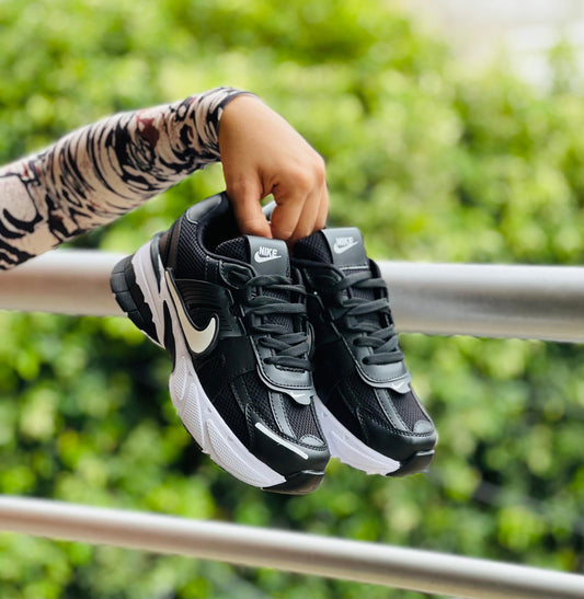 TENIS NIKE V2K RUN DAMA